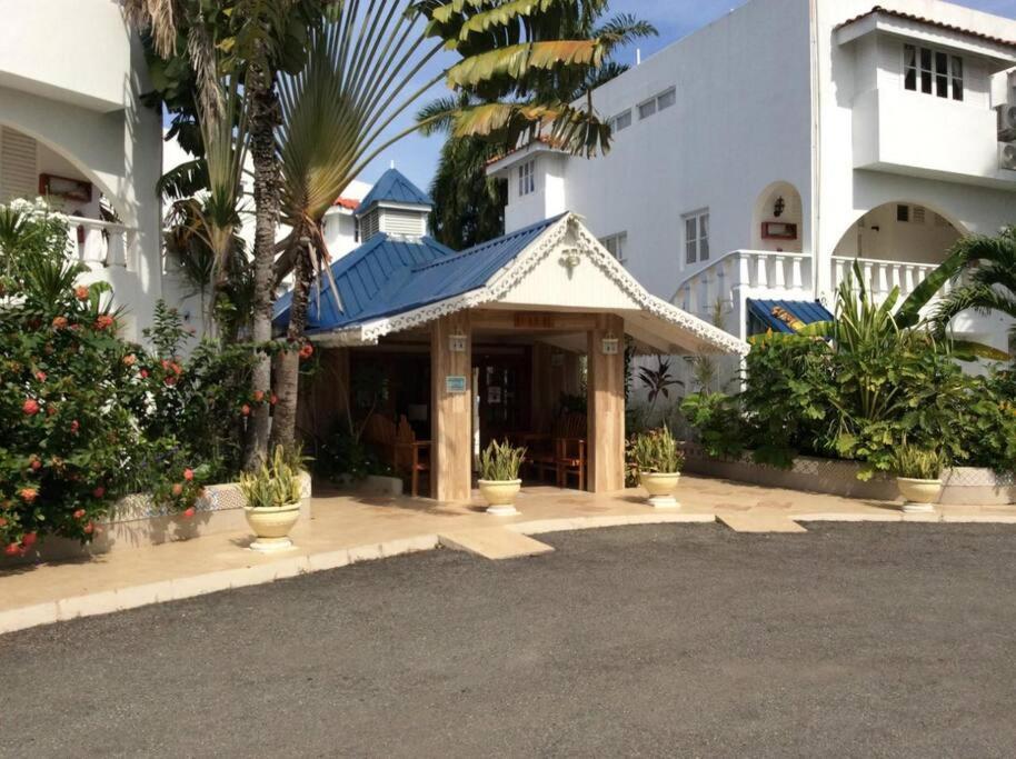 Lush Tropical Apartment Located In A 4-Star Resort Runaway Bay Eksteriør bilde