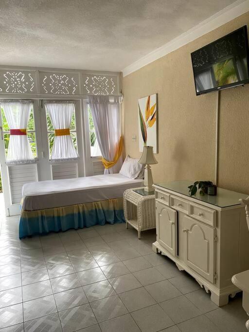 Lush Tropical Apartment Located In A 4-Star Resort Runaway Bay Eksteriør bilde